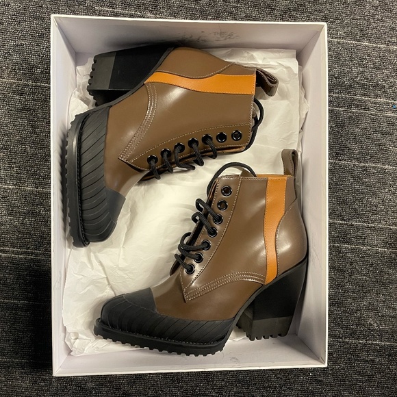 Chloé Rylee Leather Lace Up Boots - Picture 1 of 5